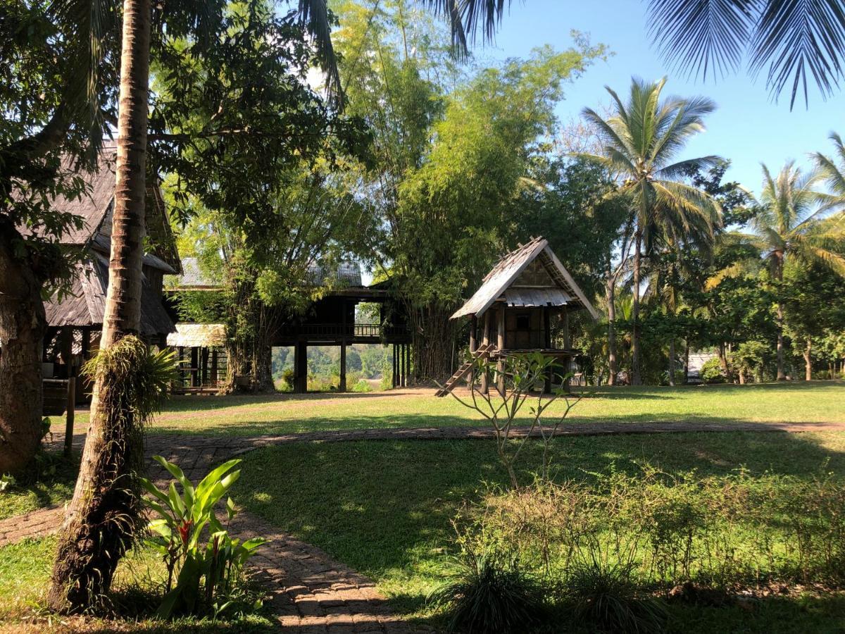 On The Mekong Resort Luang Prabang Exteriör bild